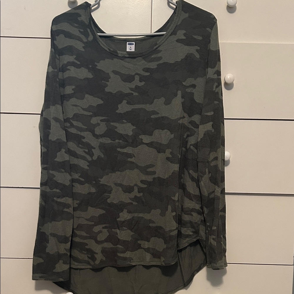 Old Navy Green Camouflage Long Sleeve Top